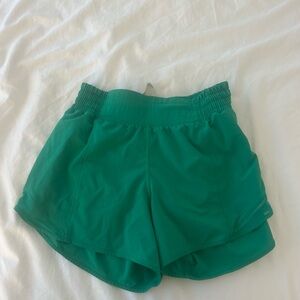 Lululemon Hotty Hot High-Rise Lined Shorts 4 inch